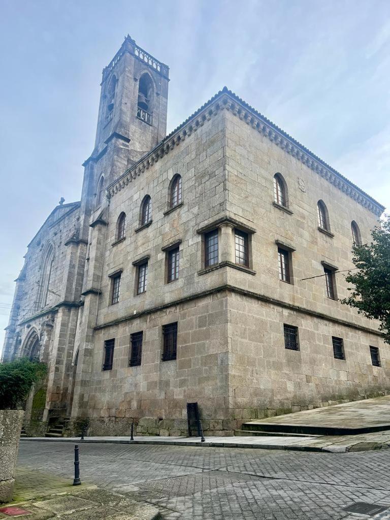 Parada Do Camino De Santiago Betanzos Exterior foto